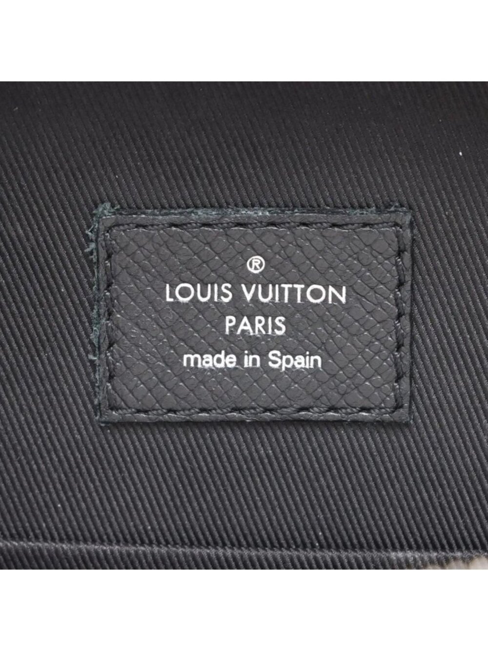 Louis Vuitton Taigarama Outdoor Sling Bag 2-Way Shoulder - Picture 8 of 10